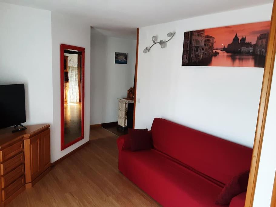 Conveniente, Tranquilla E Accogliente Con Park Villa Belluno Luaran gambar